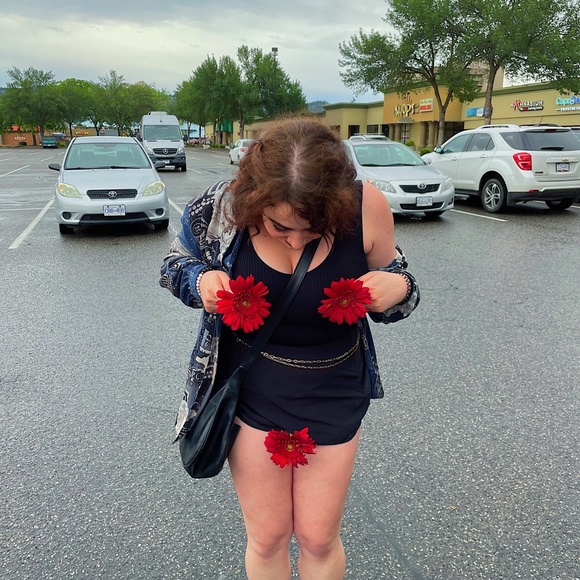 Meet your Posher, Gabby - Picture 1 of 1